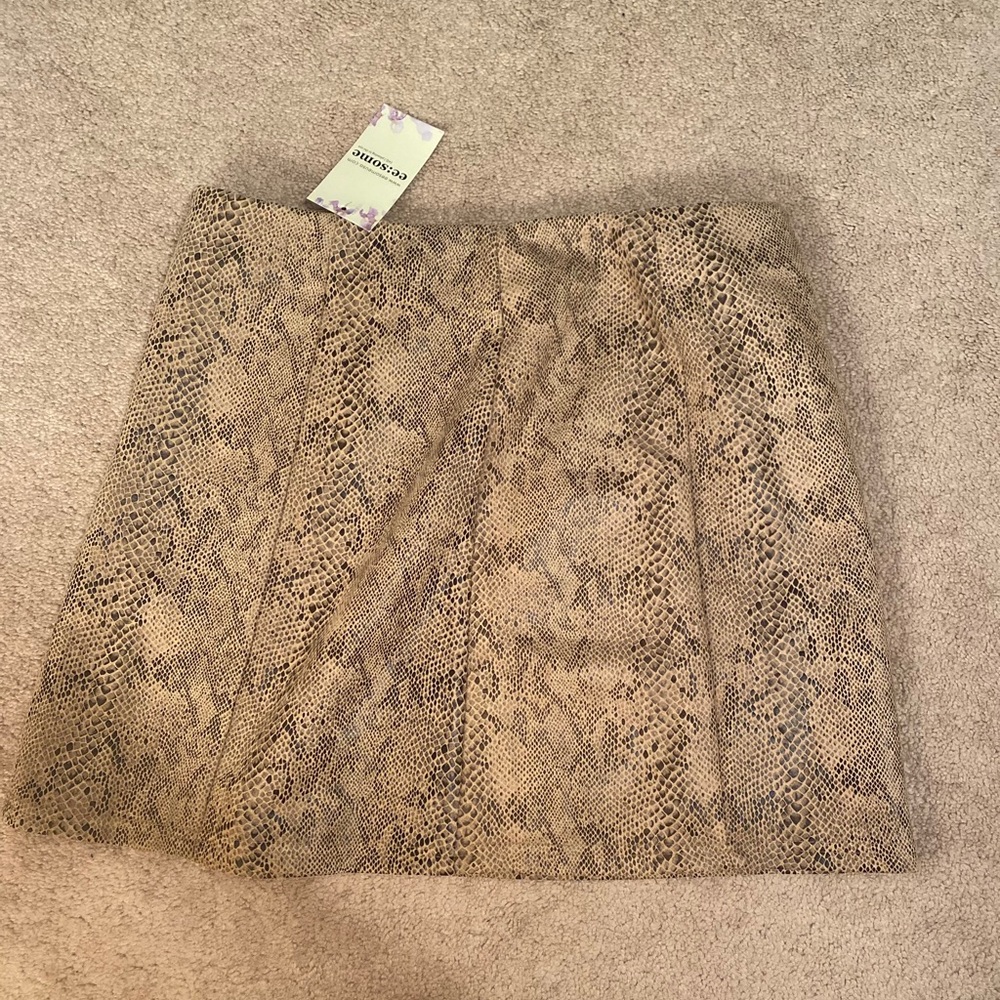 Snakeskin print skirt